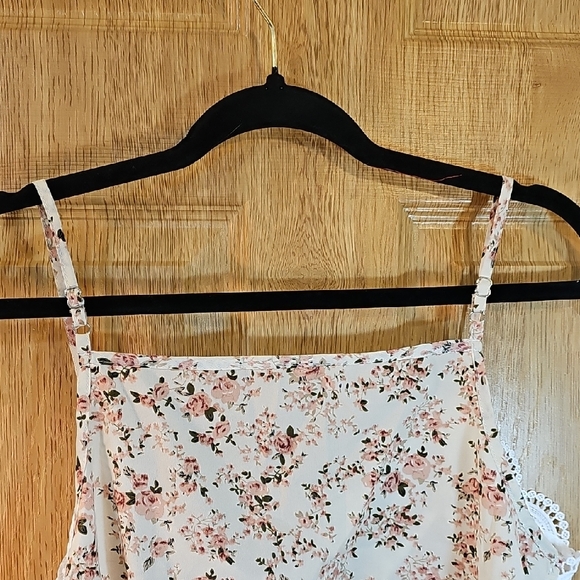 Cupshe Floral Lace Trim Camisole in Cream and Pink - Picture 7 of 8